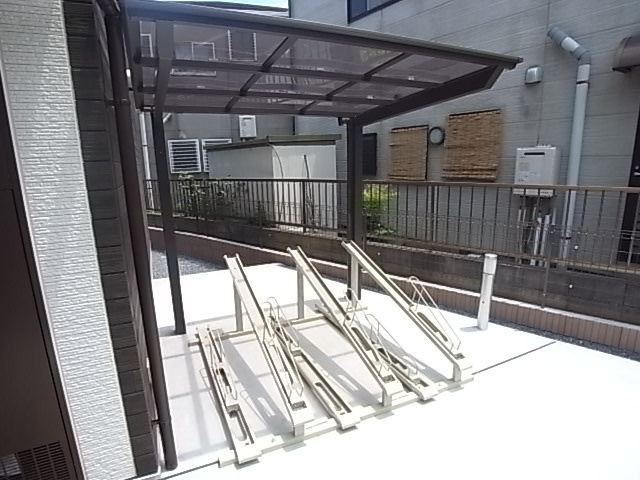 【その他共用部分】 | リブリ・千葉寺 | 屋根付きの駐輪場完備