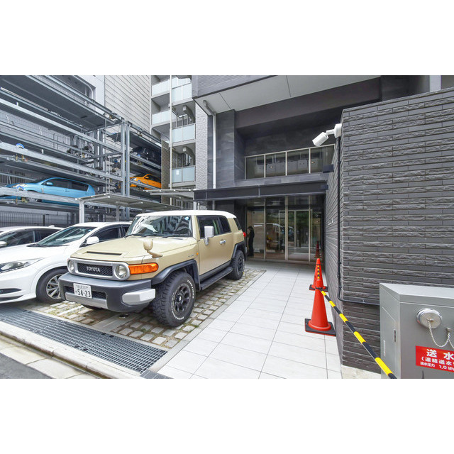 エスリード大須プレシアのエントランス