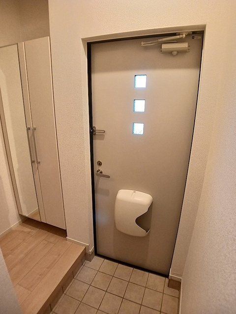 イースト　グレイス　Ａの玄関