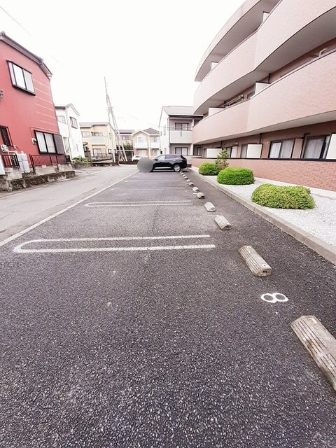 ポワール・フルールの駐車場
