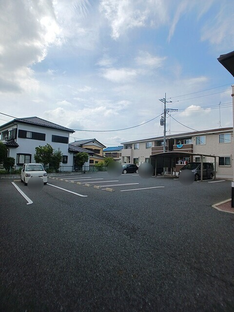 ＬａＴｏｕｒＫＡＩＺＡＷＡ　Ⅴの駐車場