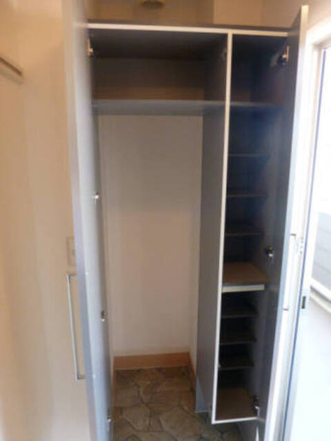 ルミエールＦの収納|ｼｭｰｽﾞBOX  ｺﾞﾙﾌﾊﾞｯｸ･ｽﾉｰﾎﾞｰﾄﾞ等収納できます