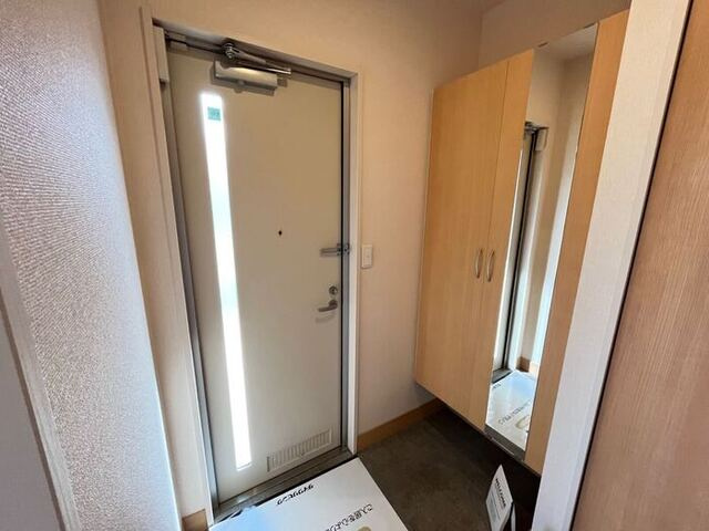 ワイ・ヴィクトワール　Ｃの玄関|玄関