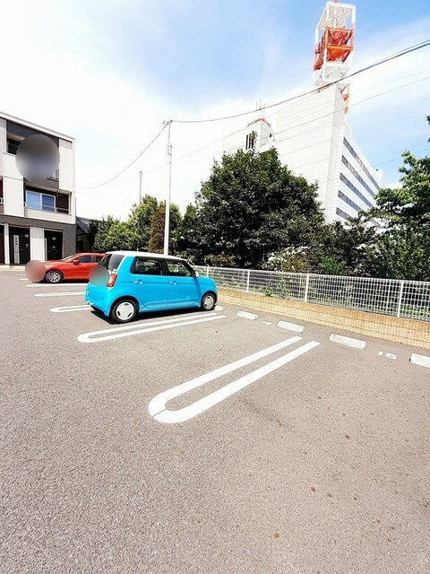ブライト・アンジュの駐車場