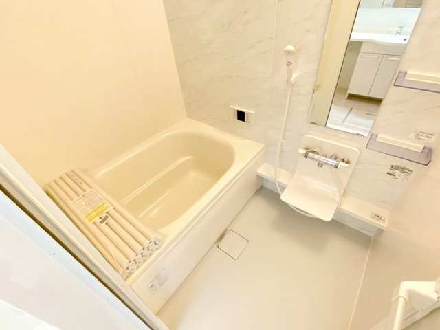 勝山　Ｂの浴室|浴室換気乾燥機付きの浴槽です。