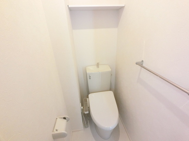 エタルナ倉賀野　Ⅱのトイレ|温水洗浄便座付きトイレです。