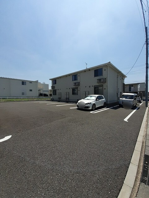ピレネー　Ⅱの駐車場