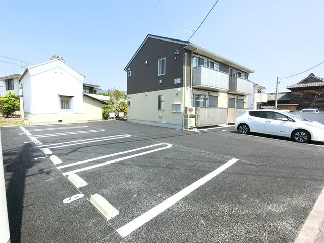 ラ ルミエールの駐車場|駐車場