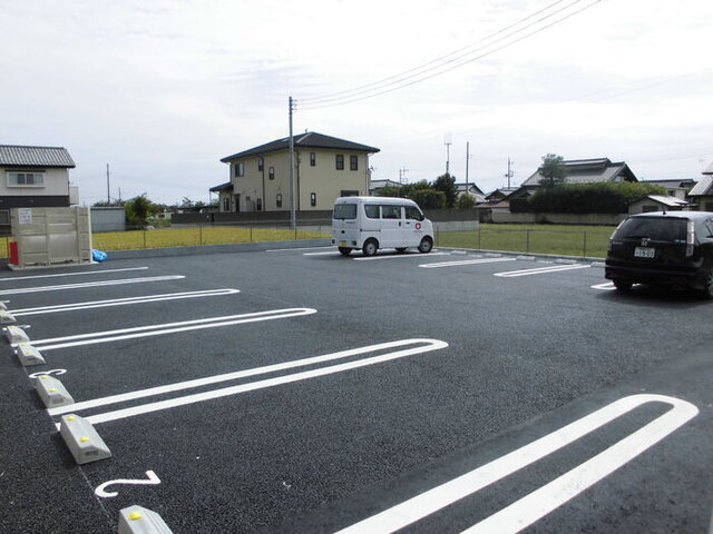 ヴィアーレの駐車場