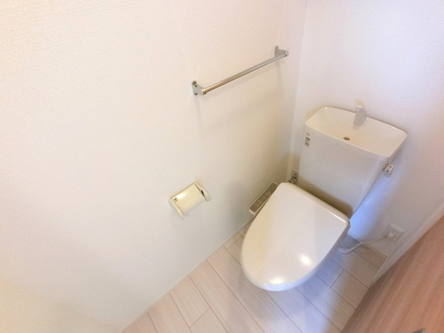 エトワールのトイレ|温水洗浄便座付きトイレです。