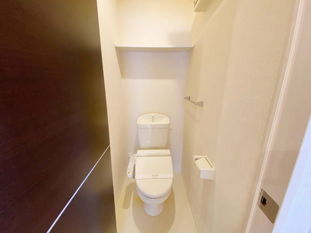 サンライズのトイレ|温水洗浄便座付きトイレです。