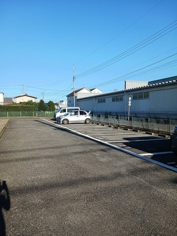 ひまわりハイツの駐車場