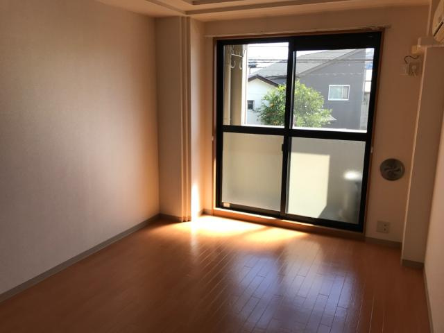 ＳＵＮ　ＣＲＯＳＳ　ＲＯＡＤの内装|室内