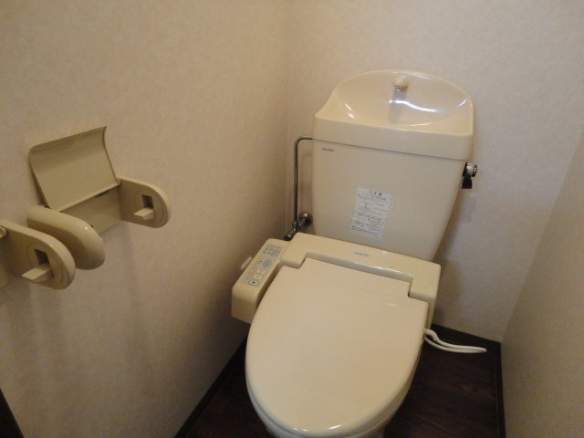 コンフォールメゾンⅡのトイレ|シャワー付トイレ