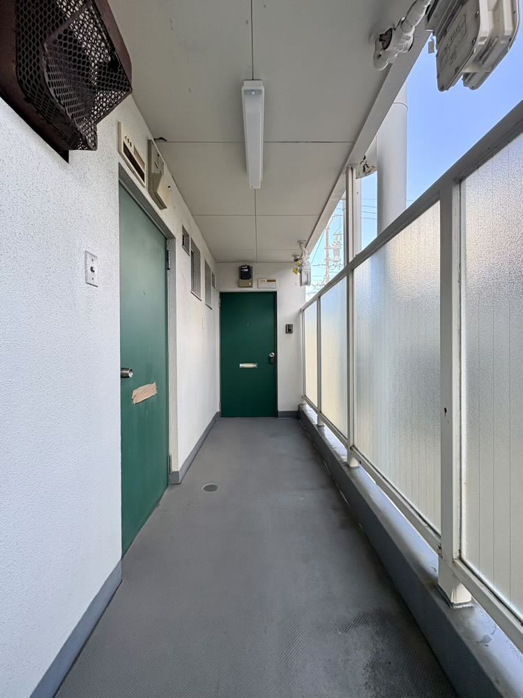 ユタカマンションの玄関