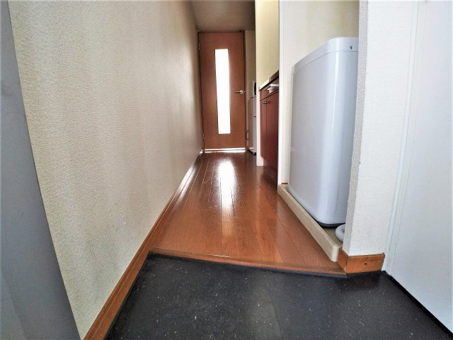 レオパレスカーサ　エス・コットの玄関
