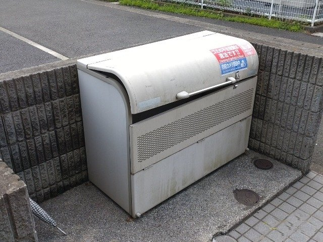 レオパレスヨロズヤＥのその他|ダストボックス