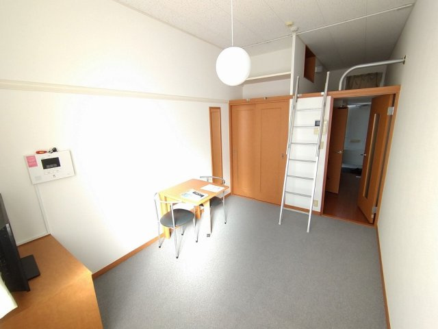レオパレスヨロズヤＥのその他|1階はフローリング仕様