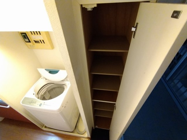 レオパレスミヤⅡの内装|シューズボックス