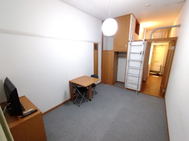 レオパレスミヤⅡのその他|1階はフローリング仕様です。