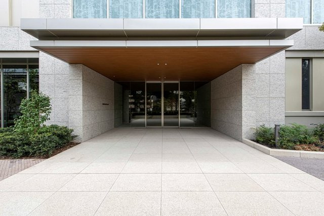 ＳＨＩＲＯＫＡＮＥ　Ｔｈｅ　ＳＫＹ　Ｅ棟のエントランス