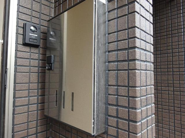 仮）つくばみらい市小絹新築アパートの玄関|宅配ＢＯＸ（イメージ）