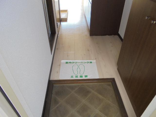 レジデンス爽の玄関