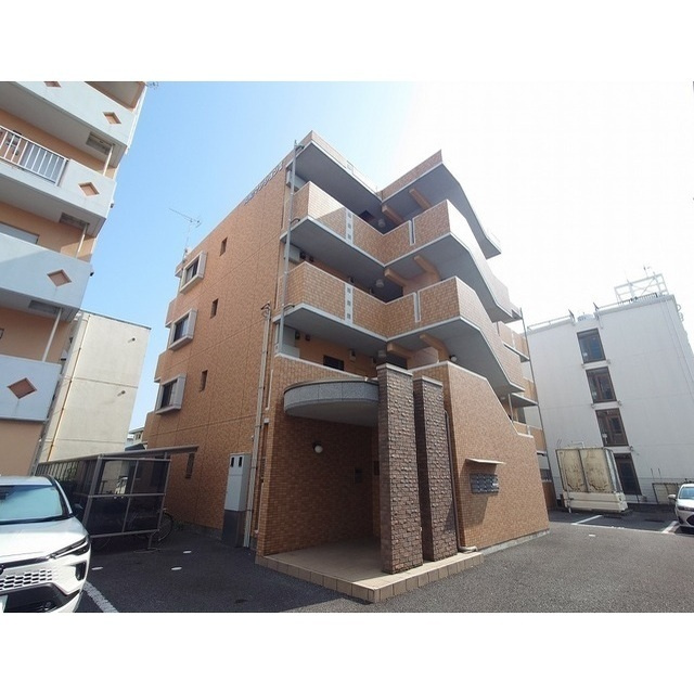 丸和マンションⅡの外観