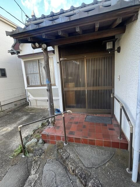 平野戸建のエントランス