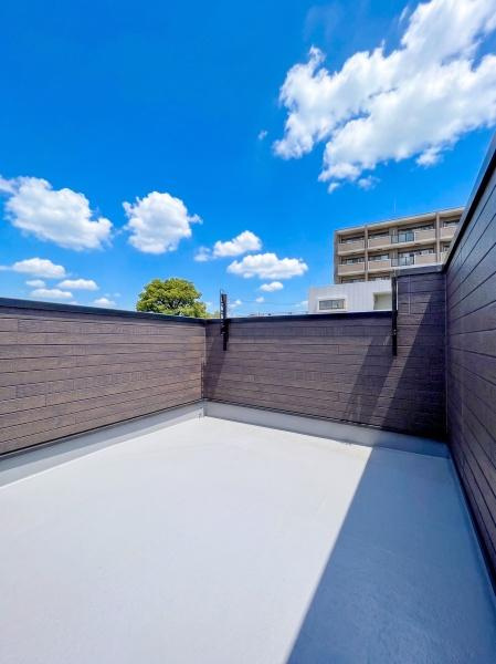 横浜市青葉区鴨志田町の新築一戸建のバルコニー|陽当り良好のバルコニー！
風通しもよく気持ちいいです