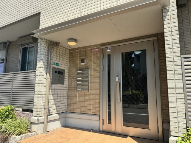 ヴィラ長吉のエントランス