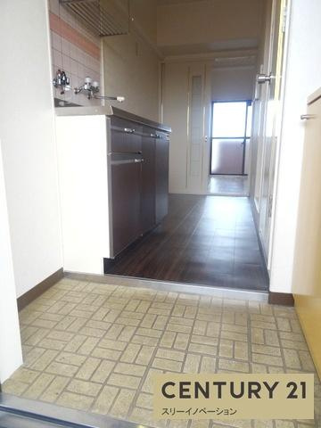 東洋プラザ泉尾の玄関