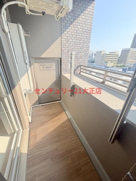 パークフラッツ弁天町駅前のバルコニー