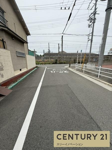 春日出中1丁目中古戸建の前面道路含む現地写真