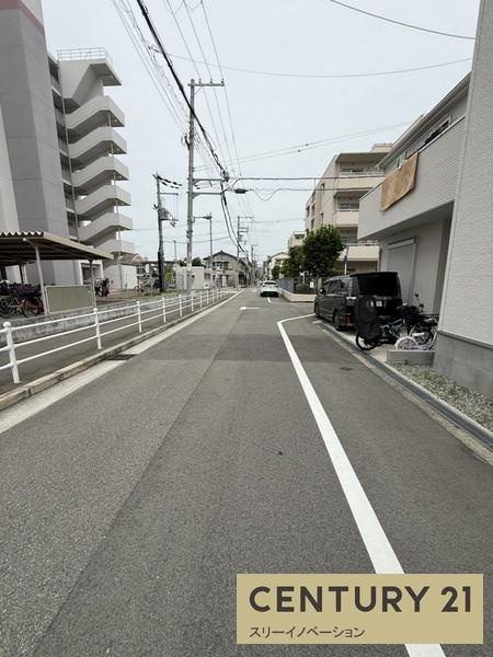 春日出中1丁目中古戸建の前面道路含む現地写真