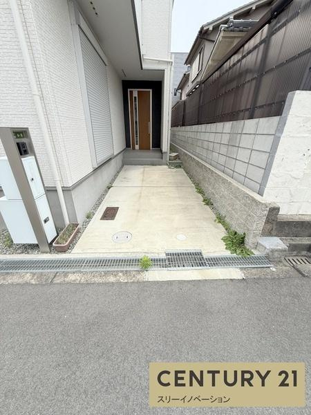春日出中1丁目中古戸建の駐車場