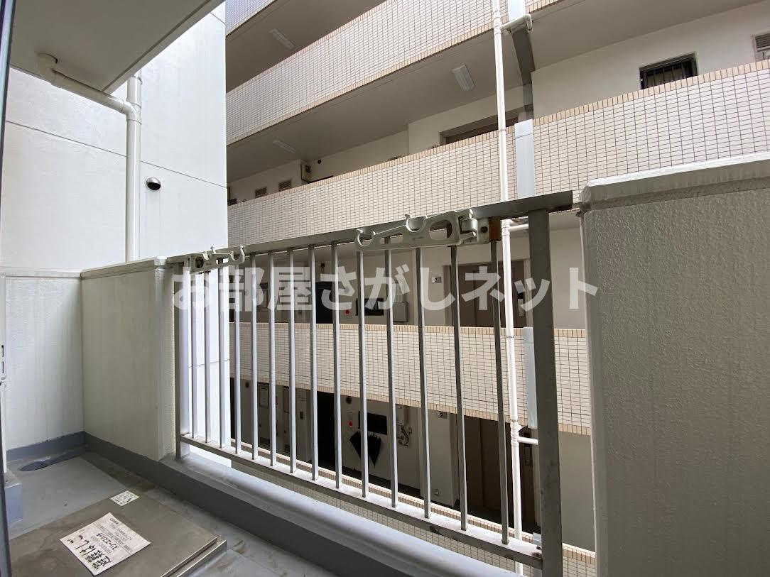 小泉ビル【おとり物件なし】#学生・社会人にオススメ！初期費用分割払いOK！のバルコニー