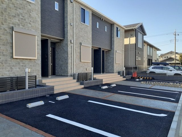 コートヴィレッジ　かすみの駐車場