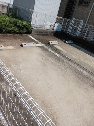 プリムローズ・Ｕの駐車場