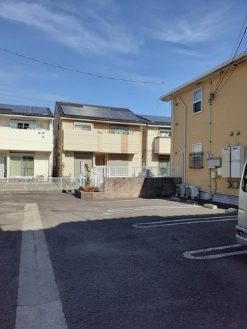 フレスクーラーＢの駐車場