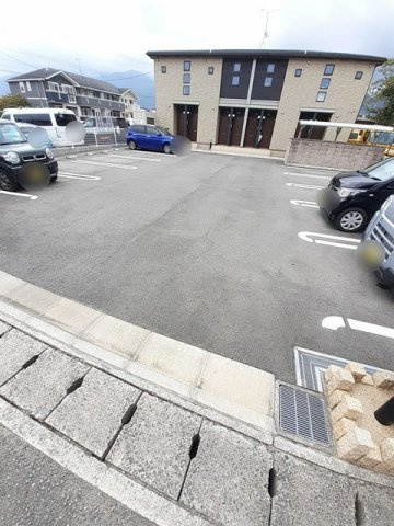 アバンツァート．ｄｓの駐車場