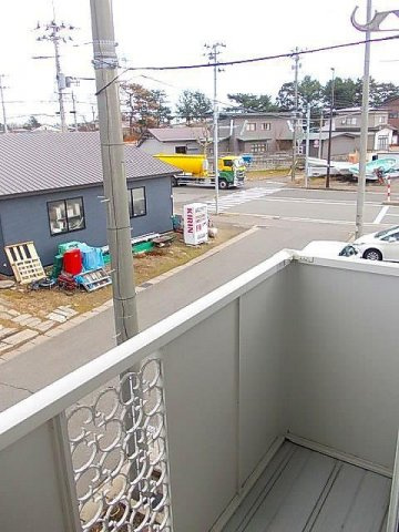 サンパティーのバルコニー|バルコニーからの眺めを楽しみながら食事をしませんか