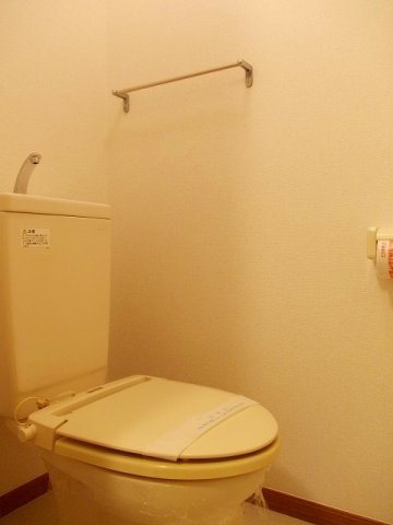 サンパティⅢのトイレ|コンパクトで使いやすいトイレです