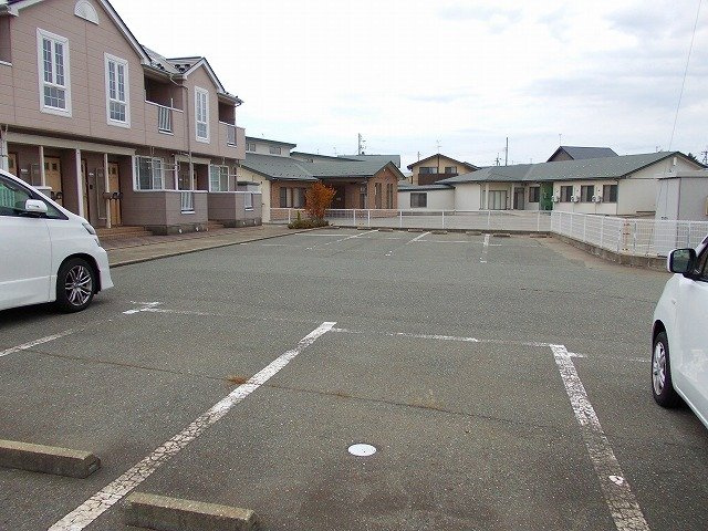 サンパティⅢの駐車場|駐車場完備です