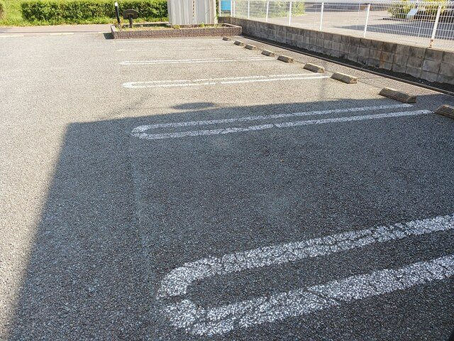 ラフレシールⅠの駐車場|駐車場に車を止められます