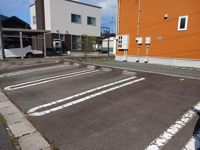 ミルト　Ｍの駐車場|駐車場があるので、車を買う予定の方も安心です