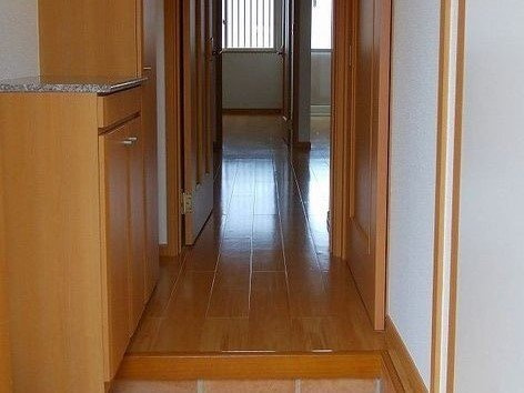 ボヌールⅡの玄関|明るい玄関です