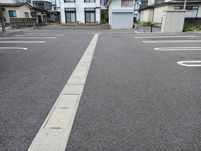 ジャルダン　ドゥ　フルールの駐車場|駐車場完備です