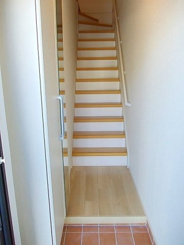 フレックス　タウン　五番館の玄関|落ち着いた玄関です