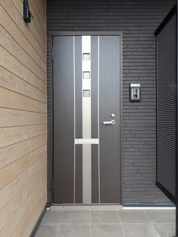 アーポシークⅠの玄関|収納もある玄関です